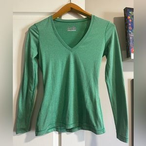 Under Armor Green V Neck Long Sleeve Shirt